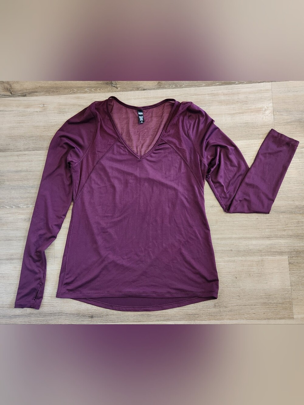Victoria Secret Women's V-Neck Long Sleeve Tee in Plum, M Like New